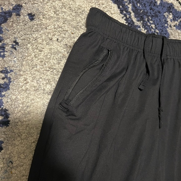Men’s size small Studio Pants - Picture 2 of 2
